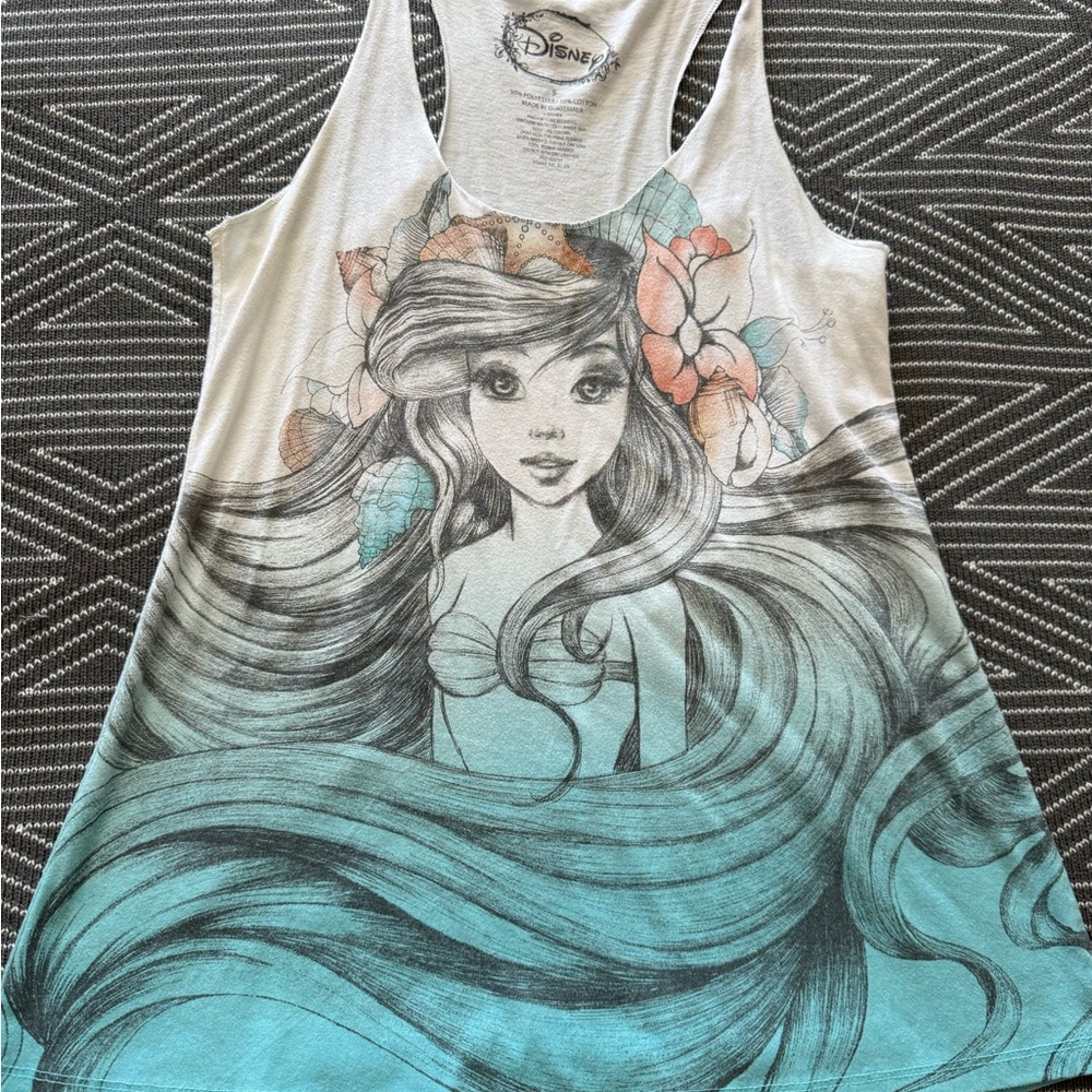 Disney White and Blue Graphic Sleeveless Tank Top